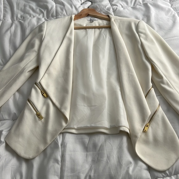 Women’s like new cream blazer with gold embellishment - size; MED - Picture 2 of 6